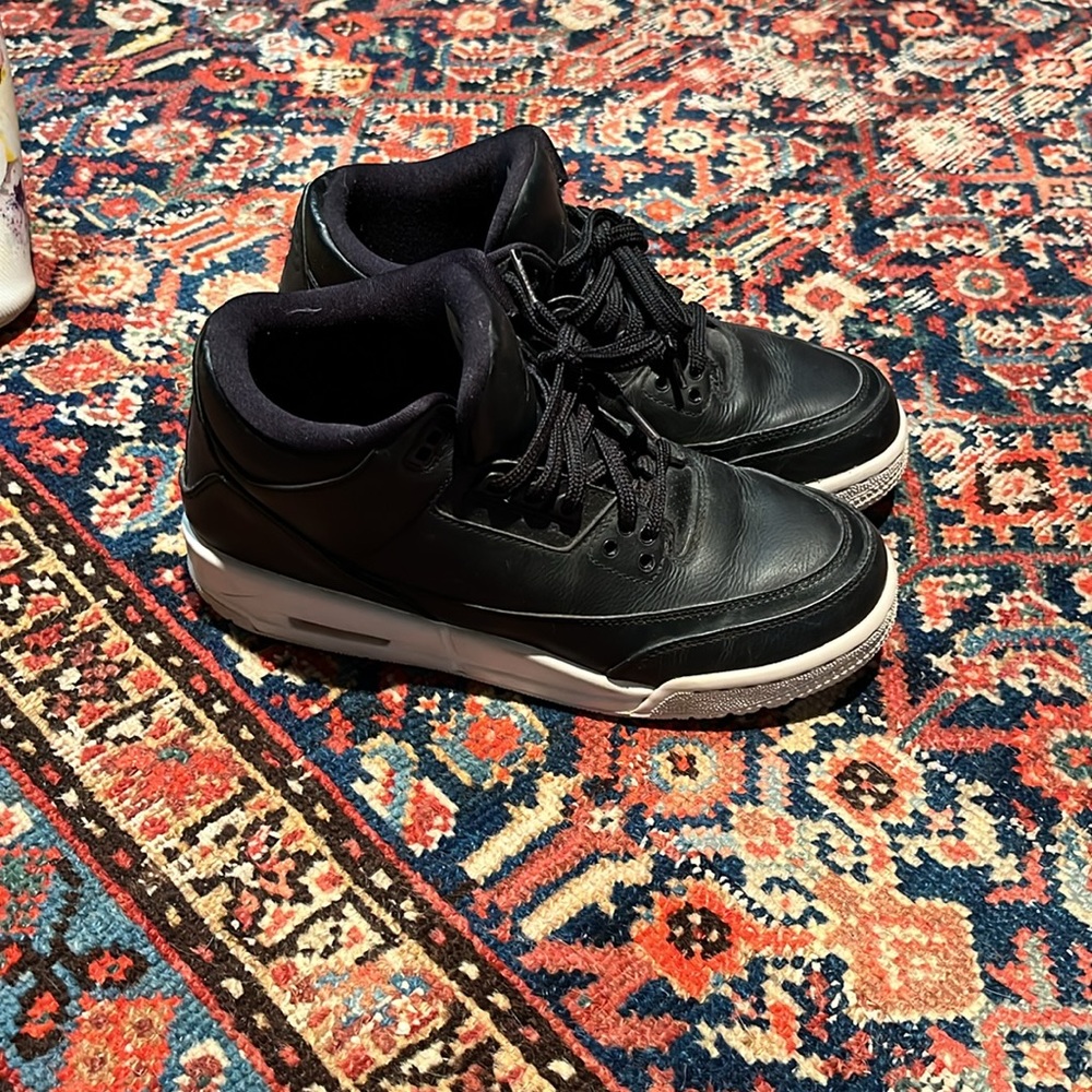 Air Jordan - Picture 2 of 4